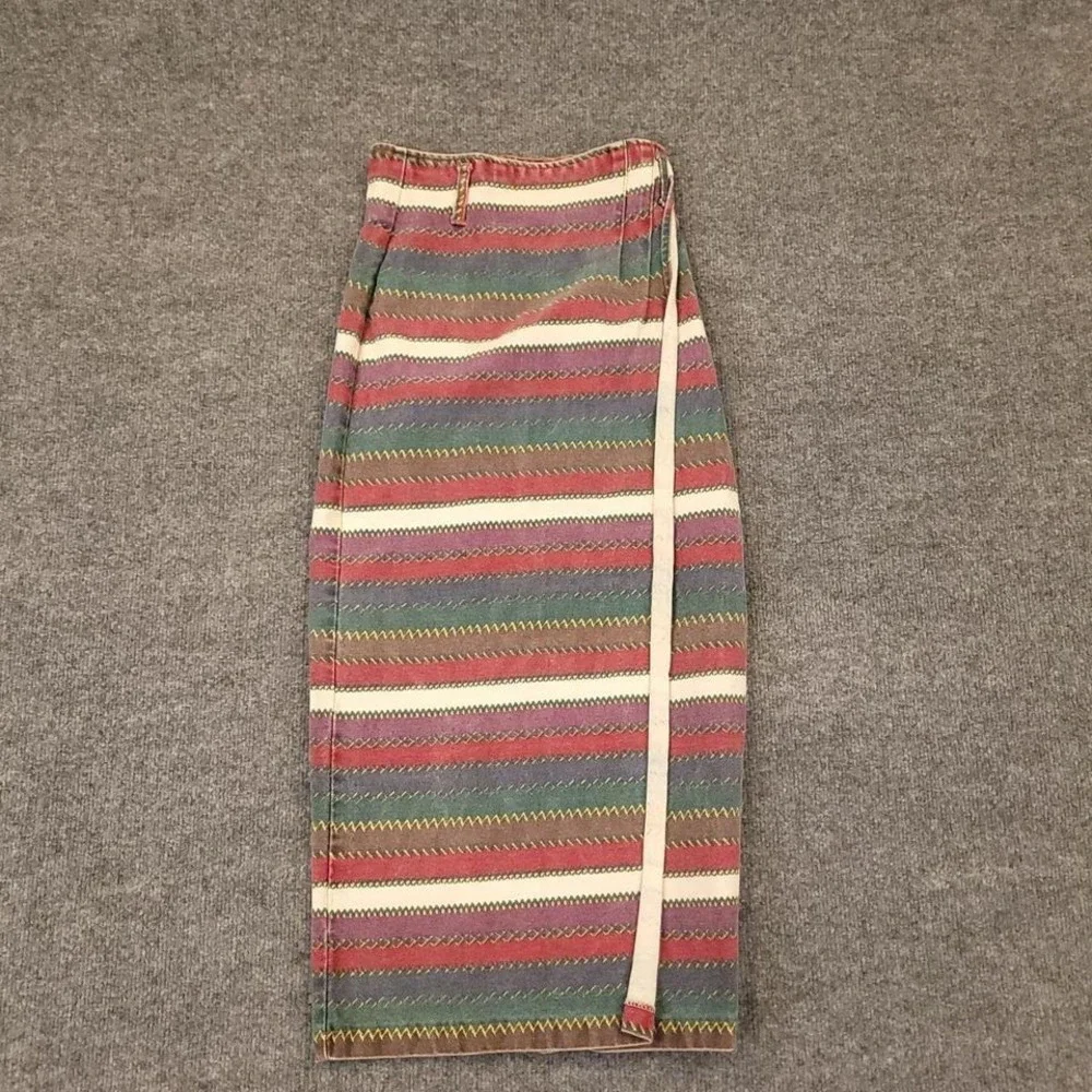 BeBop‎ Vintage Multicolored striped maxi skirt with zipper closure